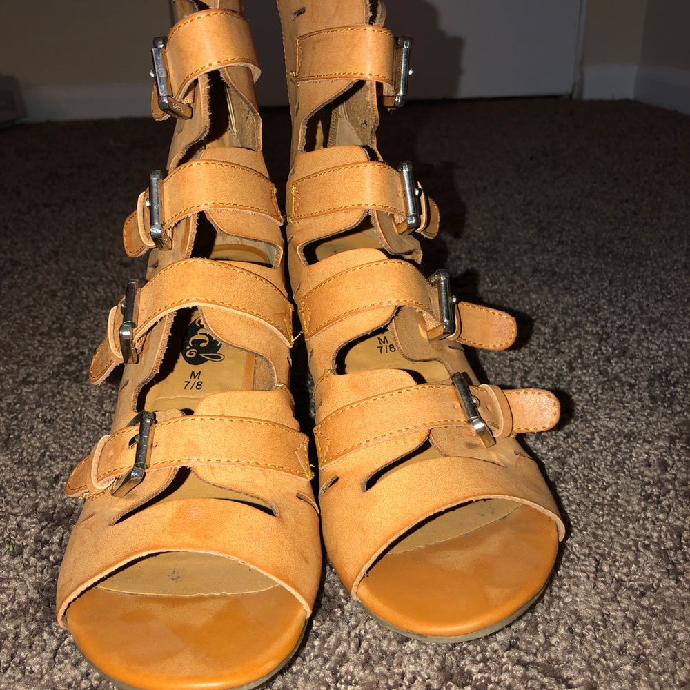 brown wedges
